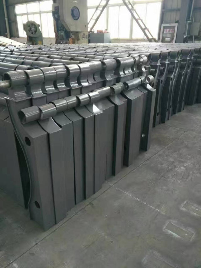 鋼板立柱