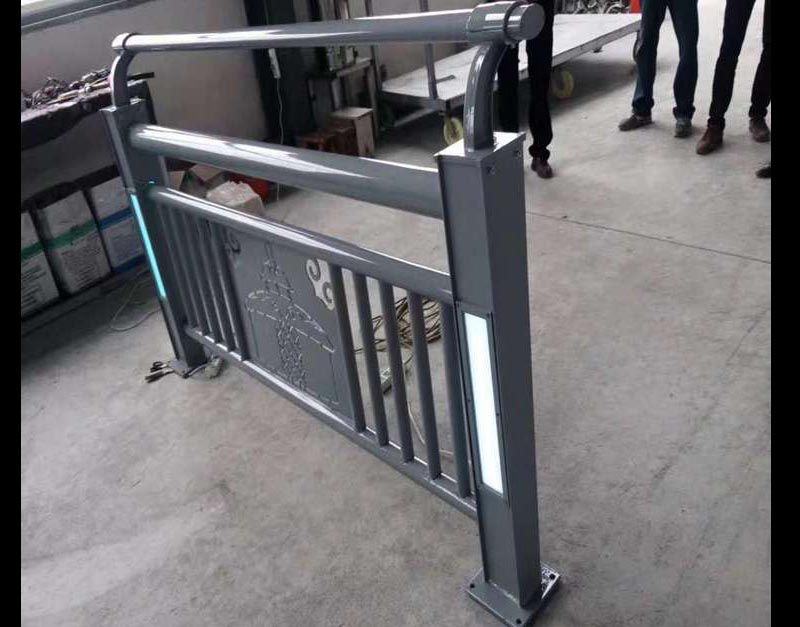 燈光護欄