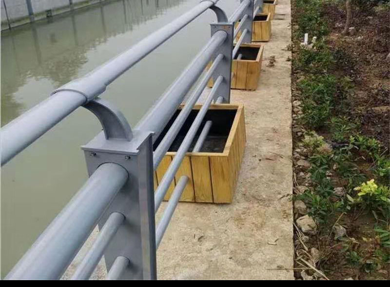 橋梁護欄