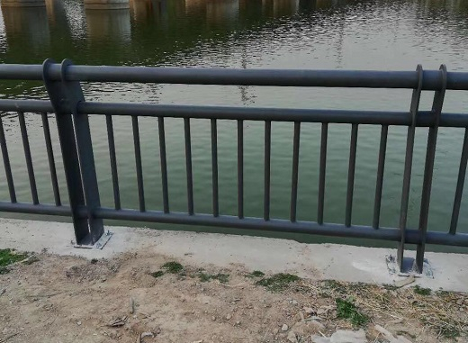 橋梁護欄