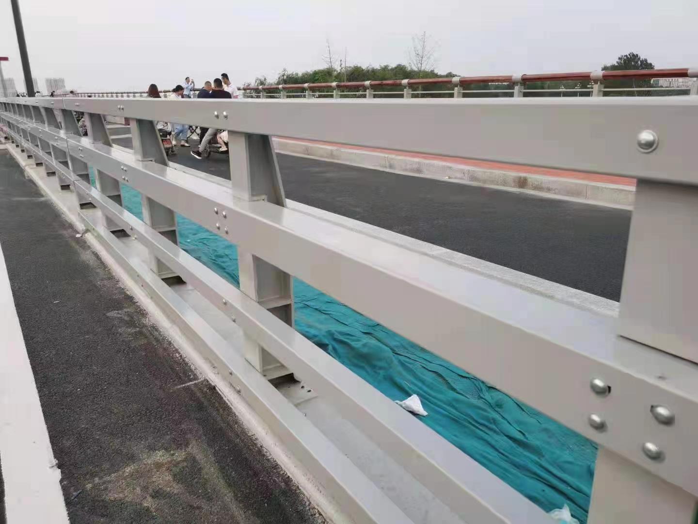 防撞護欄